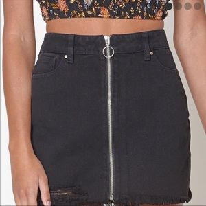 black skirt with o-zipper